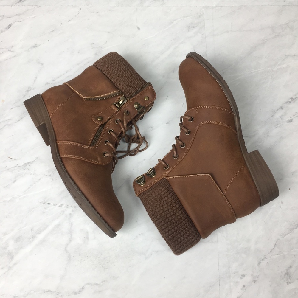 Sky-02 Ankle Cuff Boots in Camel (Size 6.5)